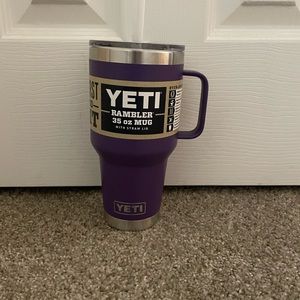 NWT Yeti 35OZ Mug w/ Straw